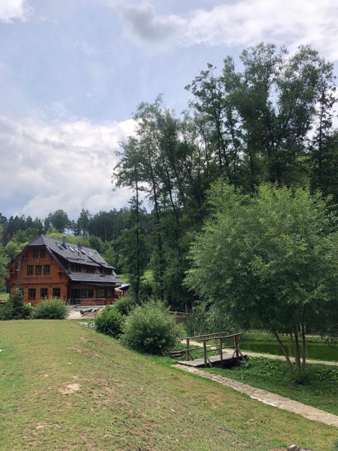 Kamenacka Myslivna Hotel Moravany  Kültér fotó