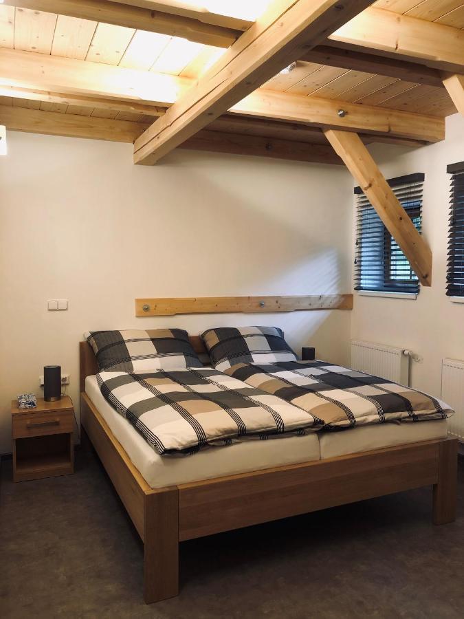 Kamenacka Myslivna Hotel Moravany  Kültér fotó