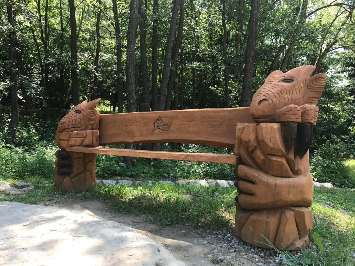 Kamenacka Myslivna Hotel Moravany  Kültér fotó