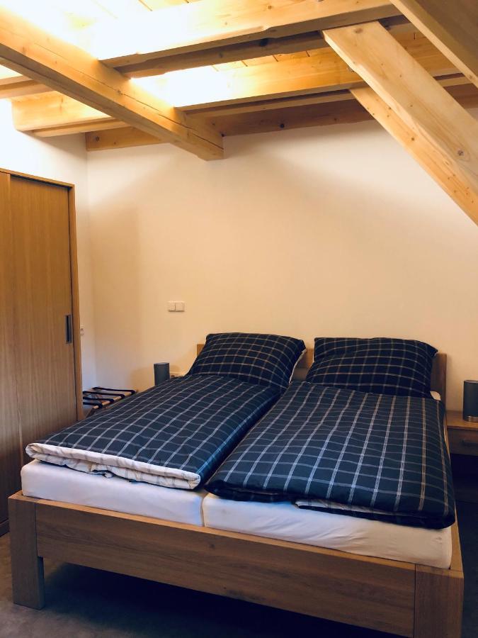 Kamenacka Myslivna Hotel Moravany  Kültér fotó