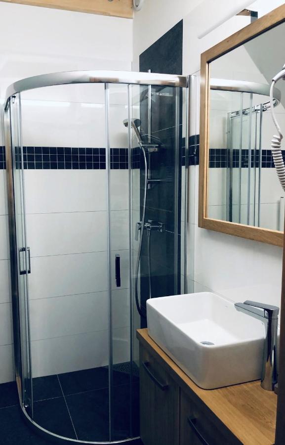 Kamenacka Myslivna Hotel Moravany  Kültér fotó