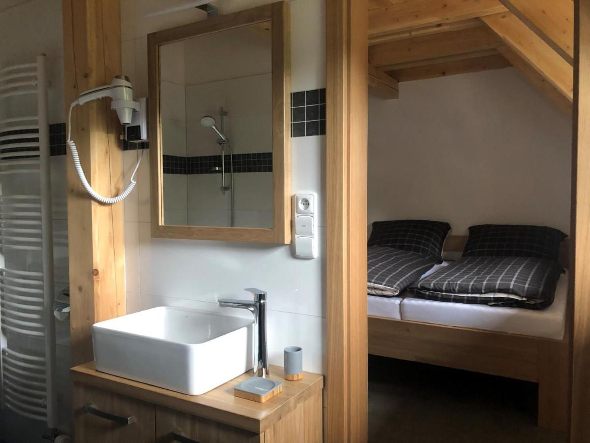 Kamenacka Myslivna Hotel Moravany  Kültér fotó